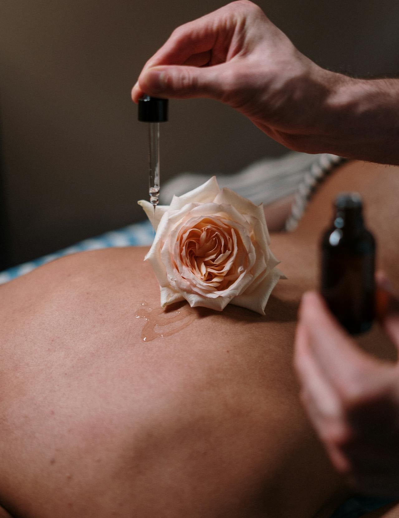 L’huile sèche dans les instituts et les spas : l’indispensable de la détente ?