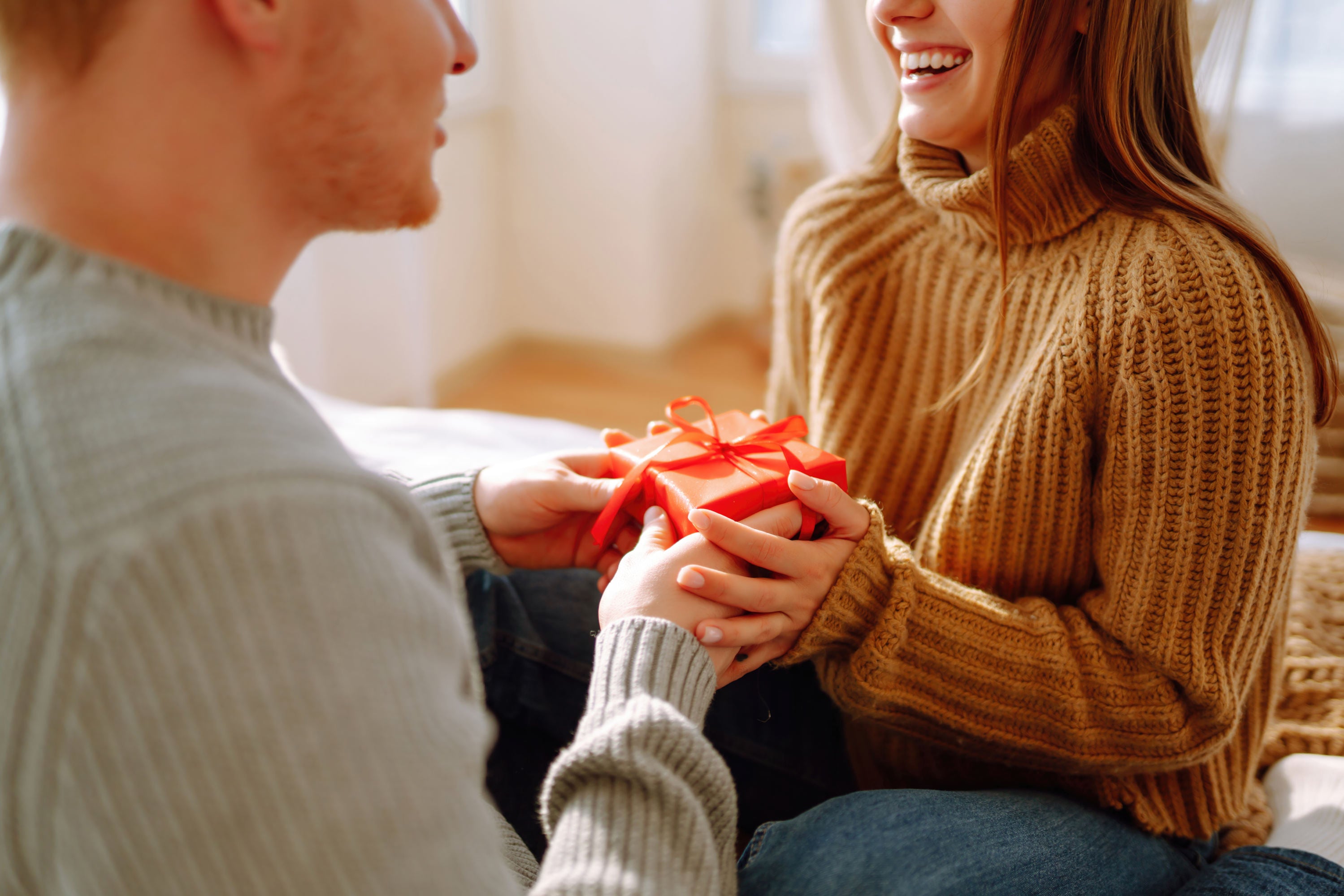 Coffrets et rituels en duo : les meilleures idées cadeaux pour la Saint-Valentin en spa