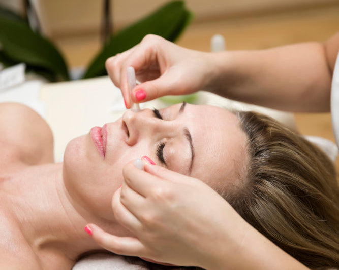 Pourquoi adopter des soins visage naturels en institut ?