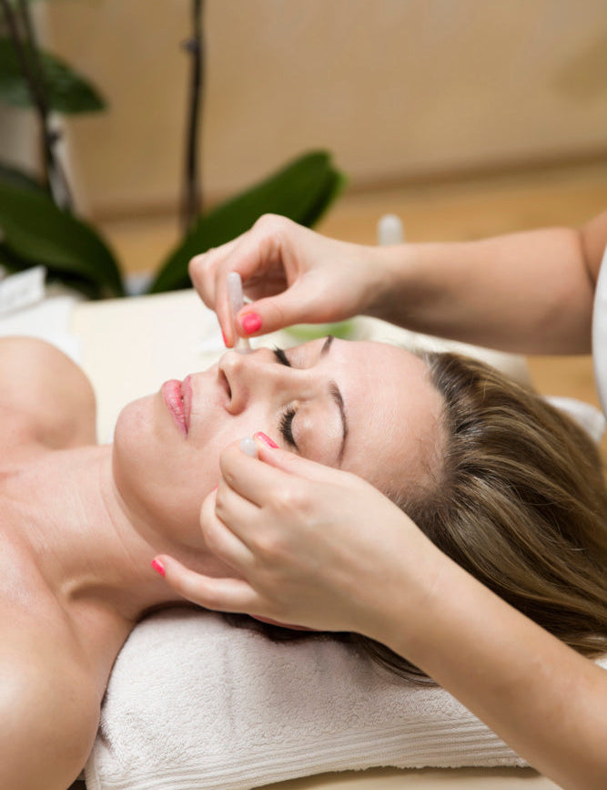 Pourquoi adopter des soins visage naturels en institut ?
