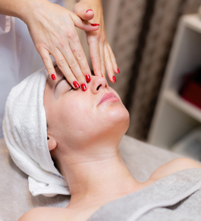 L'importance d'une routine de soin complète : les étapes essentielles pour une peau radieuse