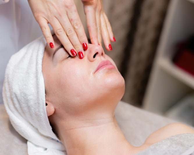 Comment choisir son soin visage naturel en institut ?